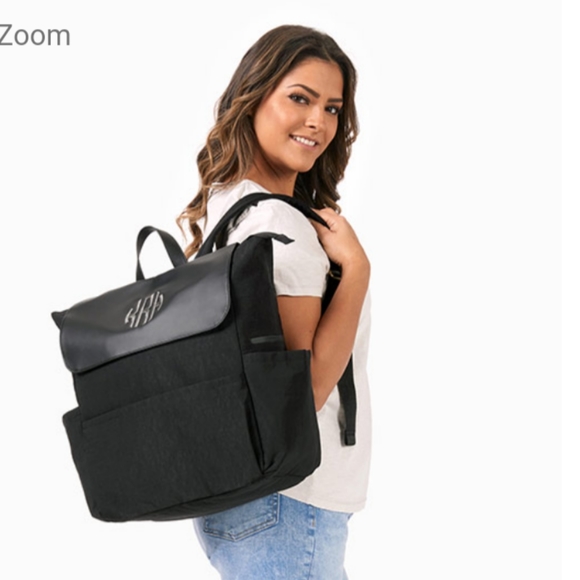thirty-one Handbags - NWT Thirty One on the go backpack